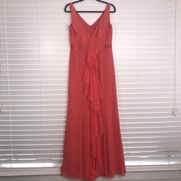 David’s Bridal Sleeveless Chiffon w/ Ruffled Back - Picture 3 of 8